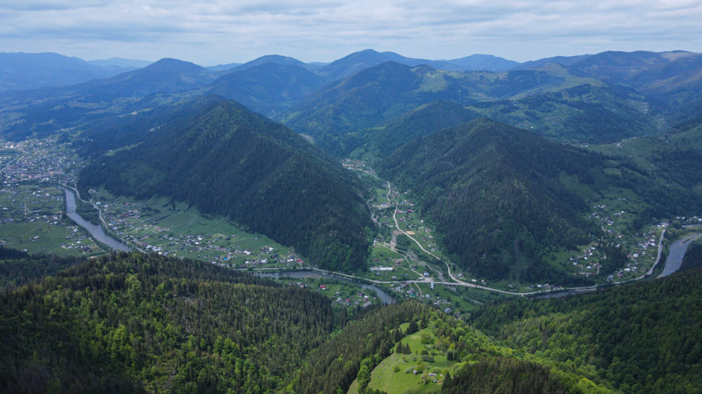 Весняний відпочинок у Верховині: повний гайд з перезавантаження в серці Карпатських стихій